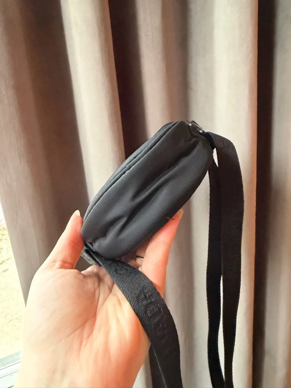 Lululemon Team Canada Olympic Mini Crossbody Bag Black Maple Leaf Quilted - Picture 6 of 9